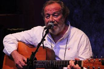 Edoardo De Angelis in concerto